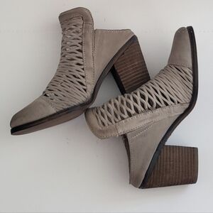 Diba True Landing Crew. Heeled Mules boots, Gray(stone),  Leather upper, new in